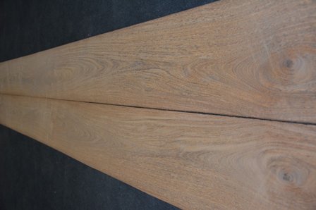 Brownheart Veneer 325 x 27 cm | 0.6mm | 0,878m&sup2;