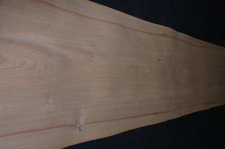 Elm Veneer 300 x 47 cm | 0.6mm | 1,410m2