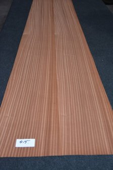 Sapelli Mahogany Veneer 221 x 25-28 cm | 0.6mm | 0,586m&sup2;