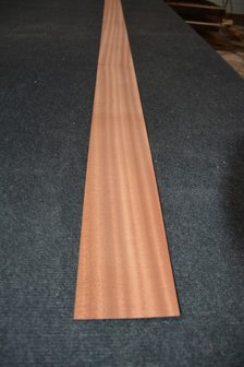 Sipo Mahogany Veneer 225 x 10-11 cm | 0.6mm | 0,261m&sup2;