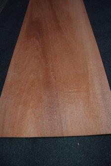 Swietenia mahonie fineer 242 x 49-55 cm | 0.6mm | 1,256m2