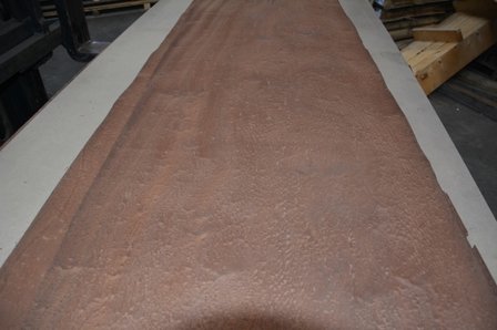 Mahogany Pommele Veneer 254 x 66 cm | 0.6mm | 1,676m2
