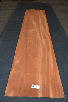 Mahogany Khaya Ivorensis Veneer 254 x 52 cm | 0.6mm | 1,321m&sup2;
