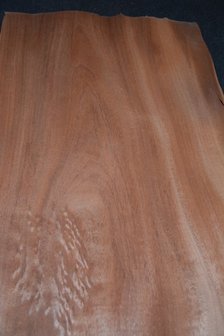 Mahogany Khaya Ivorensis Veneer 254 x 52 cm | 0.6mm | 1,321m&sup2;