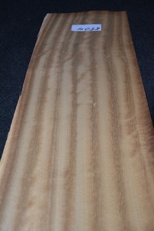 Iroko Veneer 210 x 21-22 cm | 0.6mm | 0,452 m2