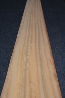 Iroko Veneer 230 x 20-23 cm | 0.6mm | 0,495m2