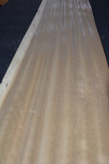 Iroko Veneer 210 x 27-28 cm | 0.6mm | 0,578m2