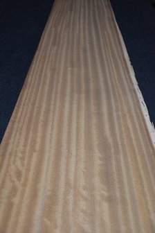 Iroko Veneer 210 x 34-36 cm | 0.6mm | 0,735m2