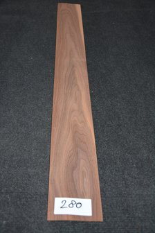 American Walnut Veneer 114 x 11-12 cm | 0.6mm | 0,131m&sup2;