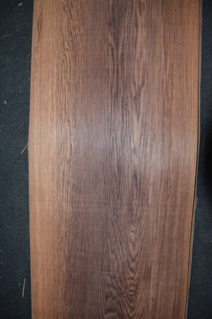Madagascar Rosewood Veneer 316 x 37-40 cm | 0.6 mm | 1,2166m²