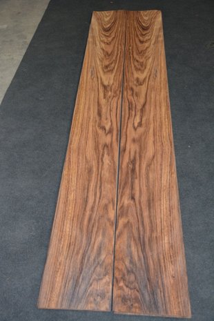 Indisch Rosewood Veneer 235 x 23-27 cm | 0.6 mm | 0,5875m²