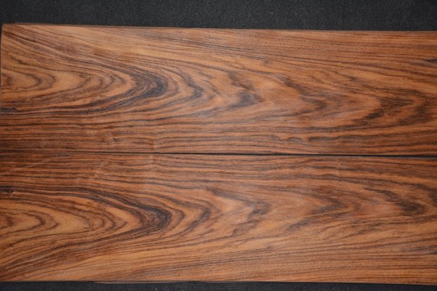 Indisch Rosewood Veneer 235 x 23-27 cm | 0.6 mm | 0,5875m²