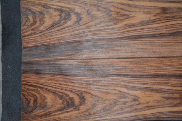 Indisch Rosewood Veneer 285 x 24-27 cm | 0.6 mm | 0,7267m²