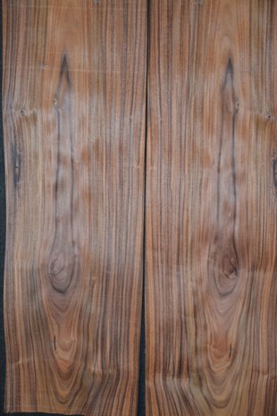 Santos Rosewood Veneer 213 x 25-29 cm | 0.6 mm | 0,5751m²