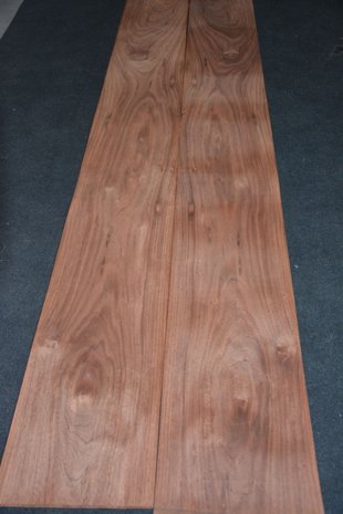 Afrikaans Rosewood Veneer 200 x 27 cm | 0.6 mm | 0,54m²