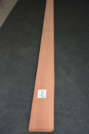 Pear Veneer 272 x 9-11 cm | 0.6 mm | 0,272m²