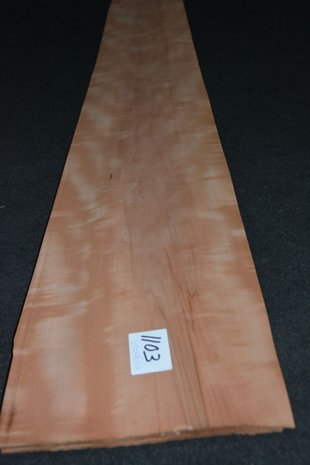 Pear Veneer 252 x 23-26 cm | 0.6 mm | 0,62m²