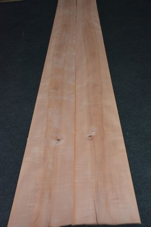 Pear Veneer 282 x 20-22 cm | 0.6 mm | 0,59m²