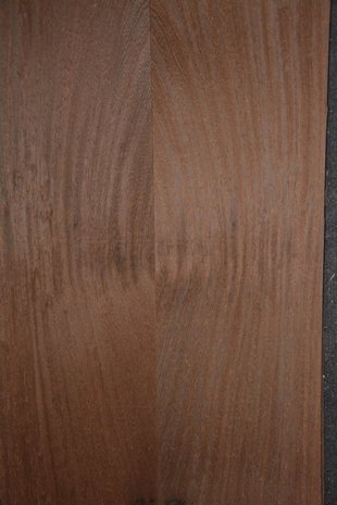 Wenge Veneer 253 x 19 cm | 0.6 mm | 0,48m²