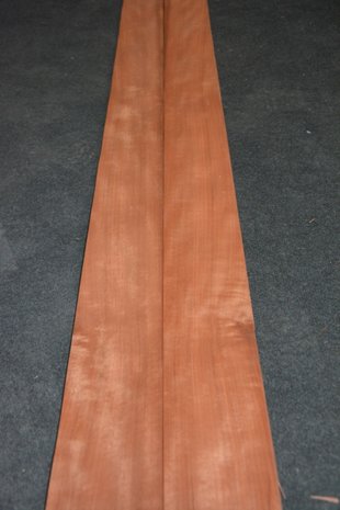 Moabi Veneer 220 x 12 cm | 0.6 mm | 0,264m²