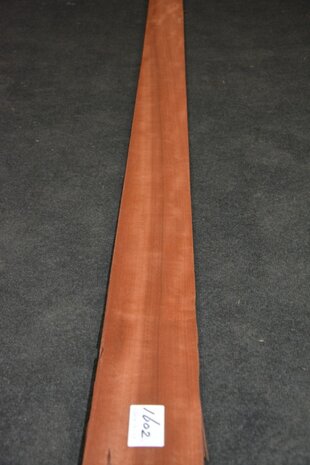Moabi Veneer 265 x 12-13 cm | 0.6 mm | 0,33m²