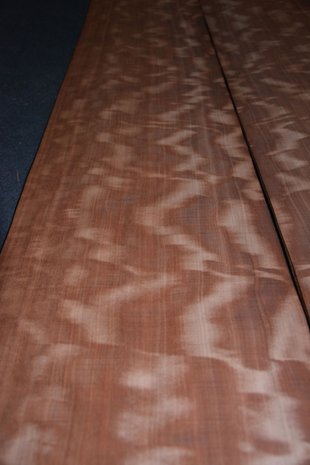 Makore Veneer 223 x 32 cm | 0.6mm |  0,71m²