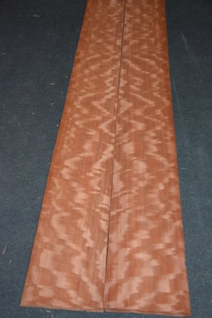 Makore Veneer 223 x 25-27 cm | 0.6mm | 0,58m²