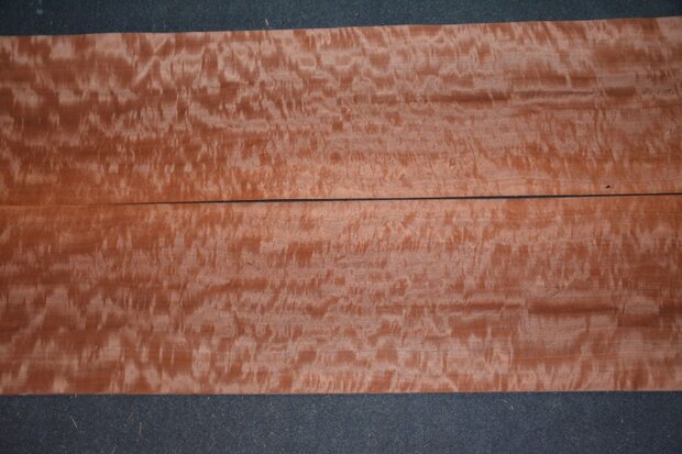 Makore Veneer 212 x 34 cm | 0.6mm | 0,72m²