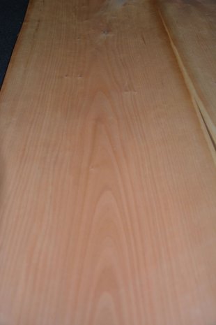 Cherry Veneer 94 x 32 cm | 0.6mm | 0,3m²