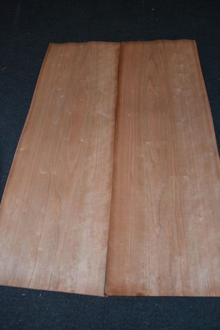 Cherry Veneer 95 x 31 cm | 0.6mm | 0,3m²