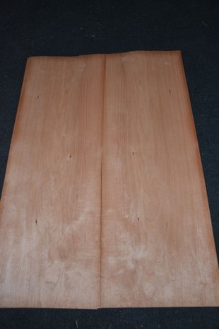 Cherry Veneer 78 x 27 cm | 0.6mm | 0,21m²