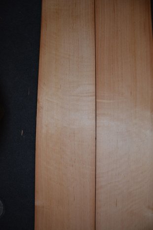 Oregon Pine Veneer 215 x 19-24 cm | 0.6 mm | 0,48m²