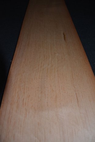 Oregon Pine Veneer 230 x 28-29 cm | 0.6 mm | 0,66m²