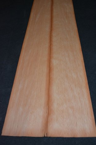 Oregon Pine Veneer 235 x 25-26 cm | 0.6 mm | 0,6m²
