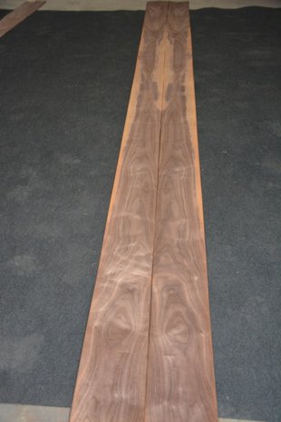 American Walnut Veneer 435 x 17-21 cm | 0.6mm | 0,827m²