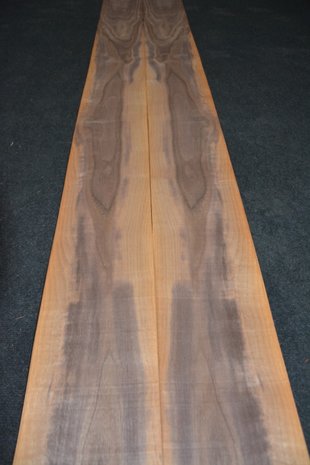 American Walnut Veneer 435 x 17-21 cm | 0.6mm | 0,827m²