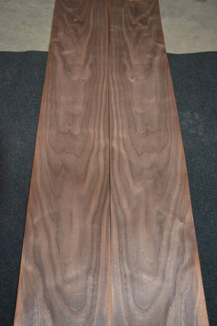 American Walnut Veneer 435 x 17-21 cm | 0.6mm | 0,827m²