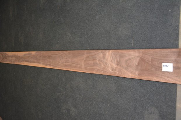 American Walnut Veneer 435 x 17-21 cm | 0.6mm | 0,827m²