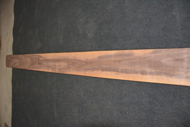 American Walnut Veneer 435 x 17-21 cm | 0.6mm | 0,827m²