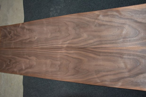 American Walnut Veneer 435 x 17-21 cm | 0.6mm | 0,827m²