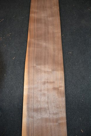 American Walnut Veneer 425 x 20-24 cm | 0.6mm | 0,935m²