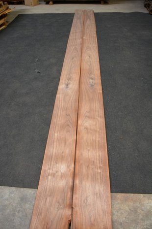 American Walnut Veneer 440 x 20 cm | 0.6mm | 0,880m²