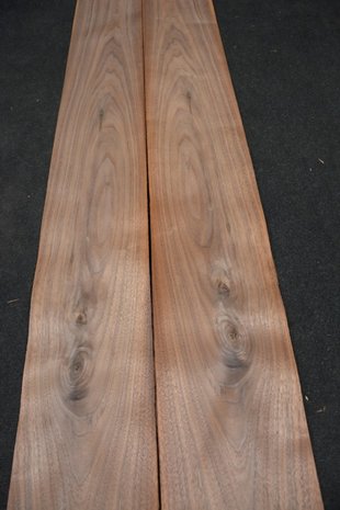 American Walnut Veneer 440 x 20 cm | 0.6mm | 0,880m²