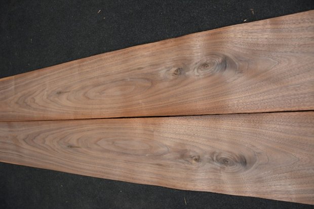 American Walnut Veneer 440 x 20 cm | 0.6mm | 0,880m²