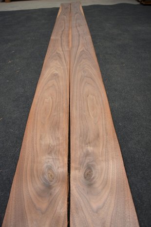 American Walnut Veneer 440 x 17 cm | 0.6mm |  0,748m²