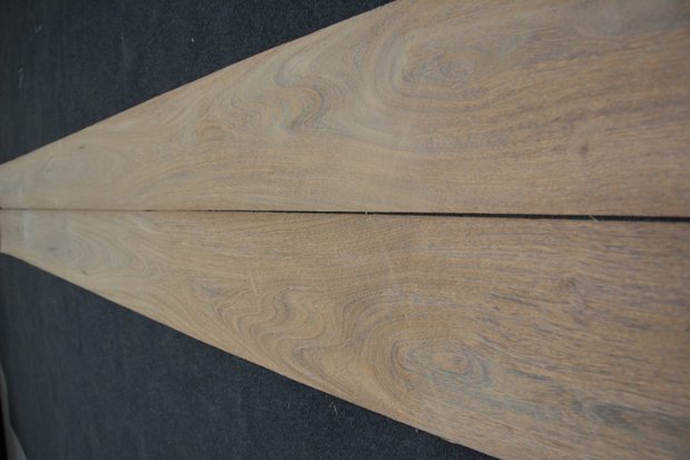 Brownheart Veneer 325 x 22 cm | 0.6mm | 0,715m²