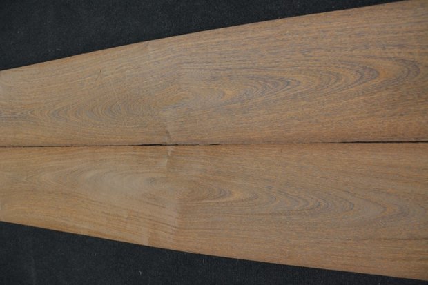 Brownheart Veneer 325 x 23-25 cm | 0.6mm | 0,780m²