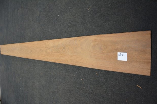 Brownheart Veneer 325 x 19-22 cm | 0.6mm | 0,666m²