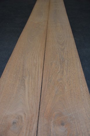 Brownheart Veneer 325 x 27 cm | 0.6mm | 0,878m²