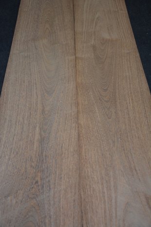 Brownheart Veneer 325 x 27 cm | 0.6mm | 0,878m²